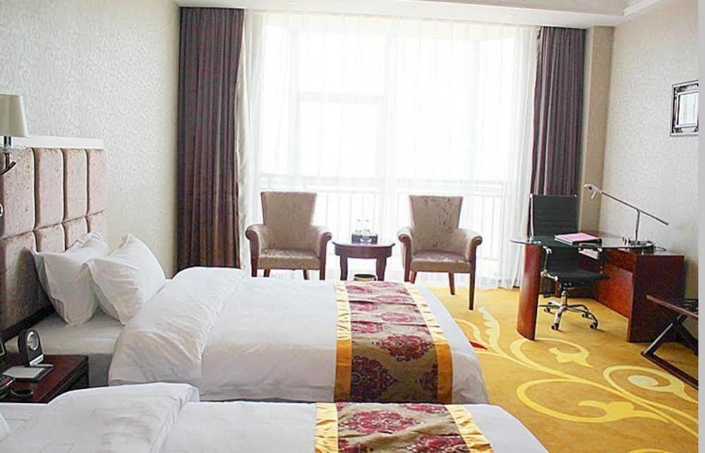 Foresoaring Hotel Changsha Exteriör bild